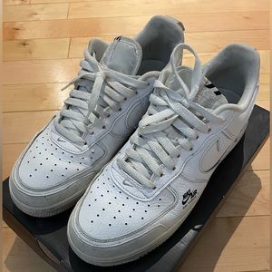 NIKE AIR FORCE 1 LV8 UTILITY SIZE 9